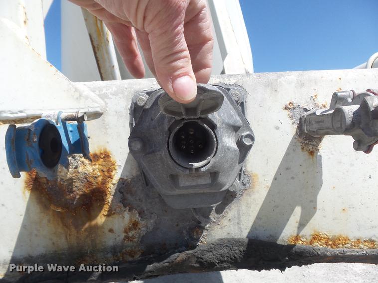 image for item DC7334 1994 Fruehauf HAR-F2-J1525X4 pneumatic dry bulk tank trailer