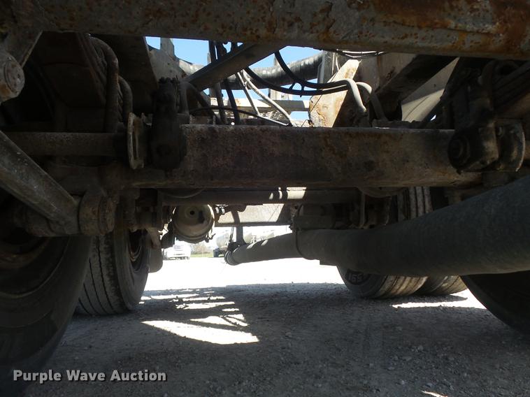 image for item DC7334 1994 Fruehauf HAR-F2-J1525X4 pneumatic dry bulk tank trailer