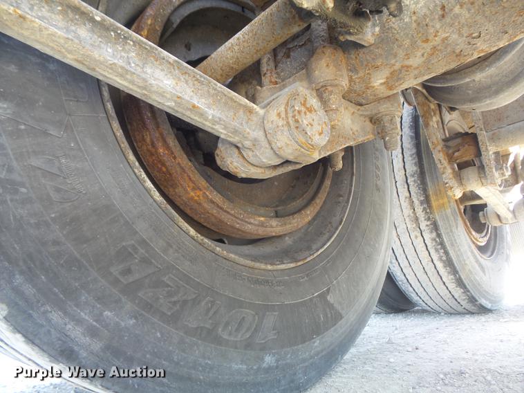 image for item DC7334 1994 Fruehauf HAR-F2-J1525X4 pneumatic dry bulk tank trailer