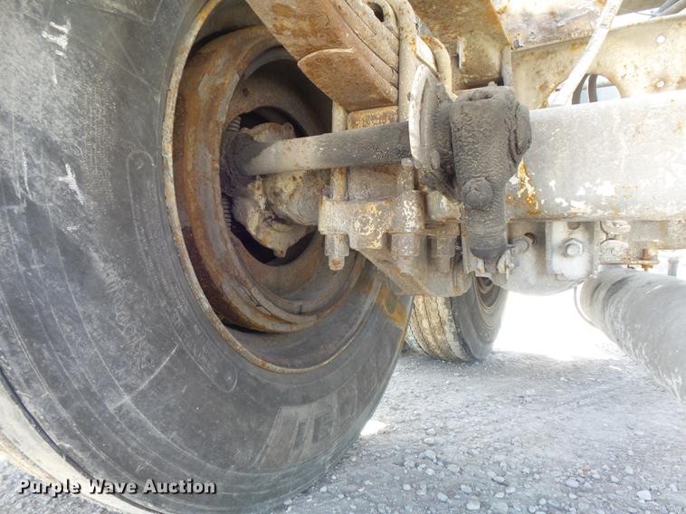 image for item DC7334 1994 Fruehauf HAR-F2-J1525X4 pneumatic dry bulk tank trailer