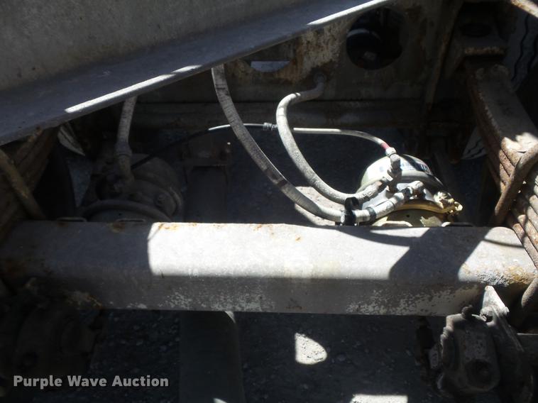 image for item DC7334 1994 Fruehauf HAR-F2-J1525X4 pneumatic dry bulk tank trailer