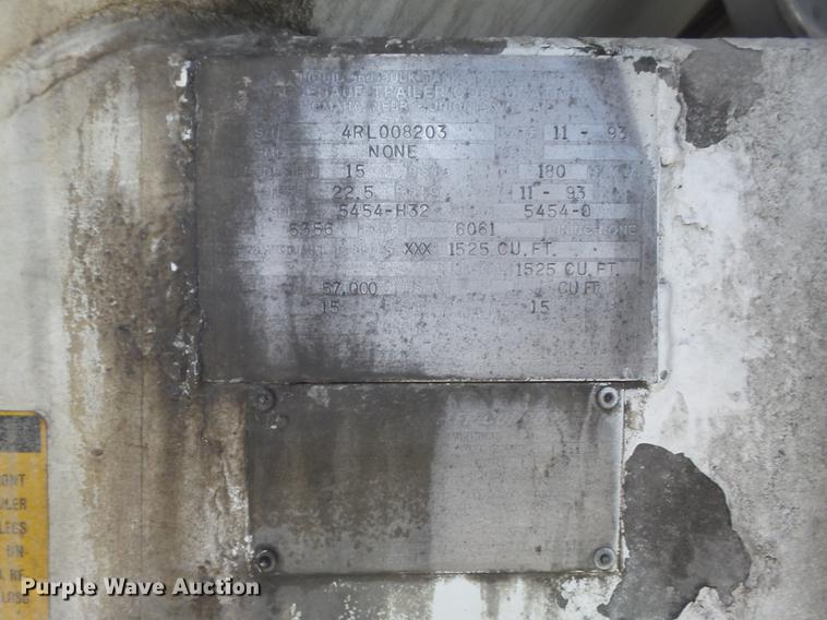 image for item DC7334 1994 Fruehauf HAR-F2-J1525X4 pneumatic dry bulk tank trailer