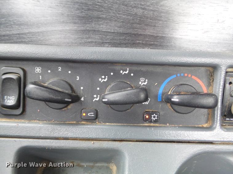 image for item DC7361 2007 Freightliner Columbia semi truck