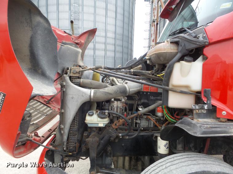 image for item DC7361 2007 Freightliner Columbia semi truck