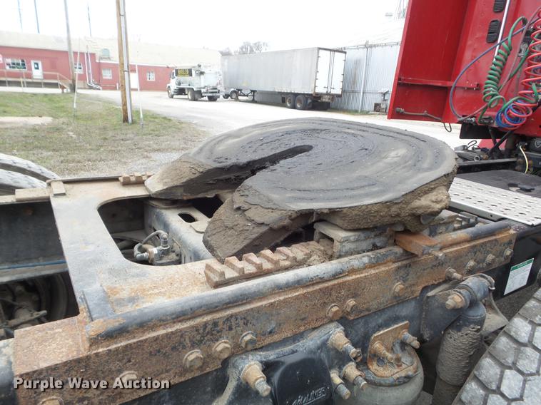 image for item DC7361 2007 Freightliner Columbia semi truck