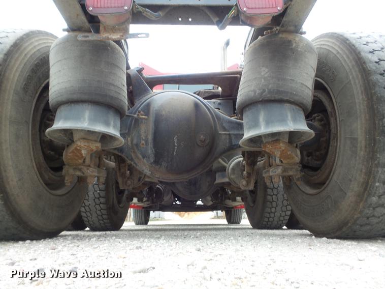 image for item DC7361 2007 Freightliner Columbia semi truck