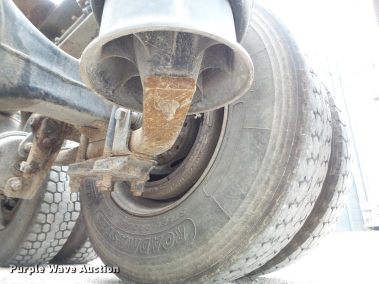 image for item DC7361 2007 Freightliner Columbia semi truck