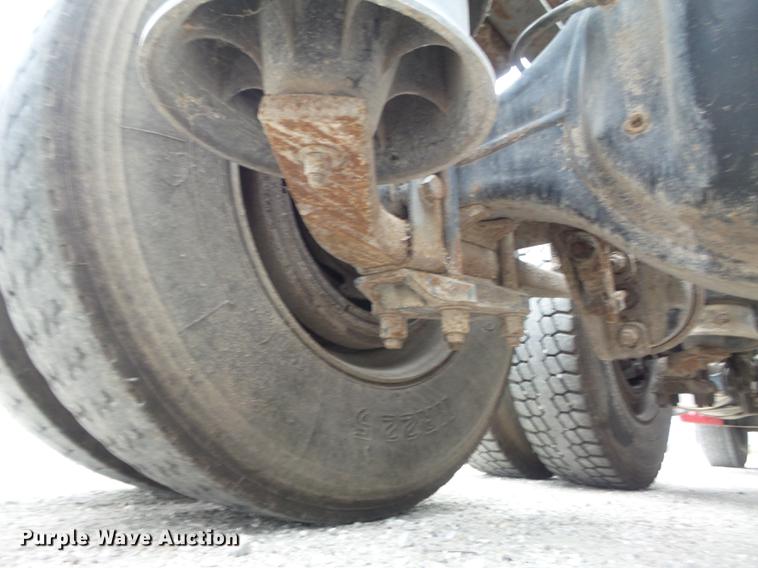 image for item DC7361 2007 Freightliner Columbia semi truck