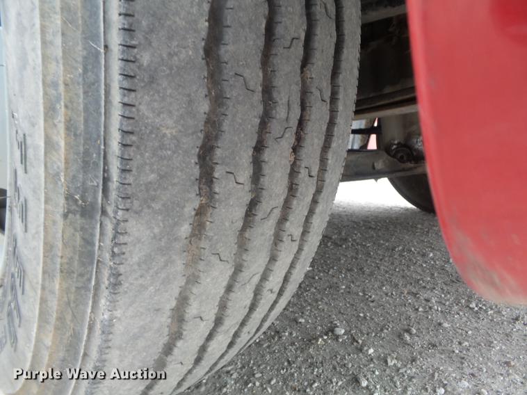 image for item DC7361 2007 Freightliner Columbia semi truck