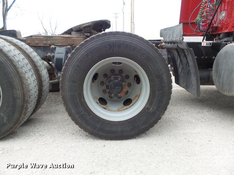 image for item DC7361 2007 Freightliner Columbia semi truck