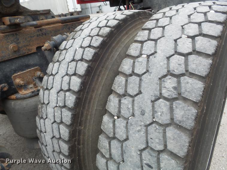 image for item DC7361 2007 Freightliner Columbia semi truck