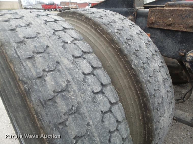 image for item DC7361 2007 Freightliner Columbia semi truck