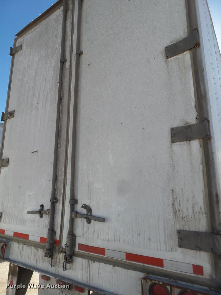 image for item DD1200 1995 Hyundai dry van trailer