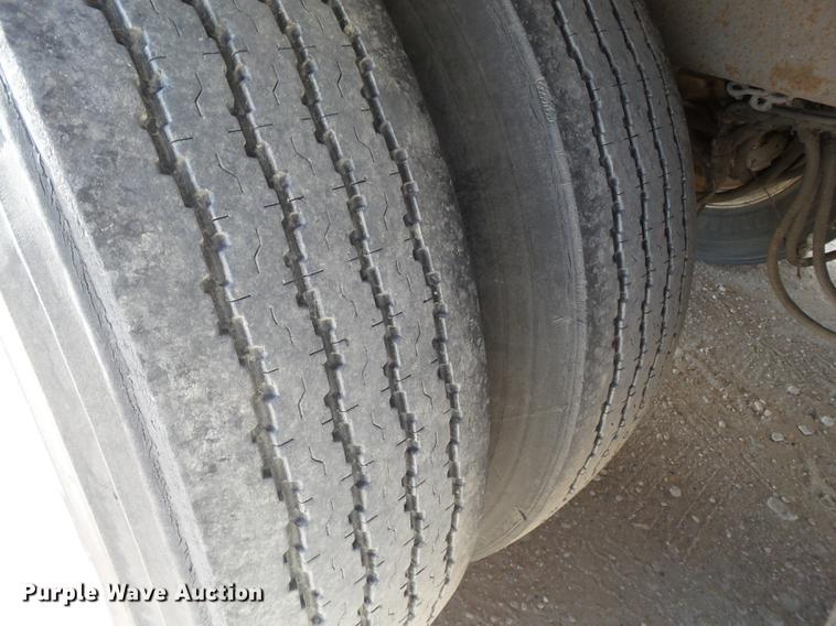 image for item DD1201 1996 Pines dry van trailer