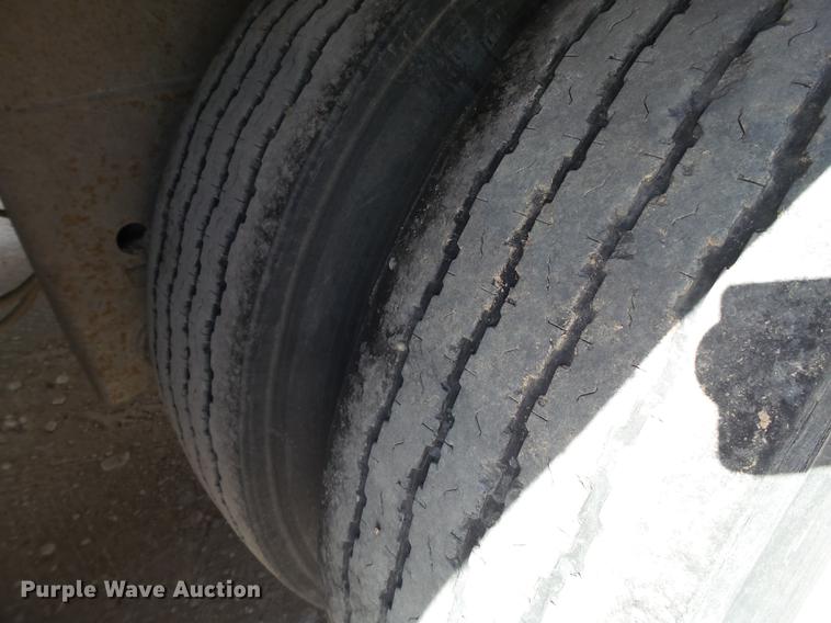 image for item DD1201 1996 Pines dry van trailer