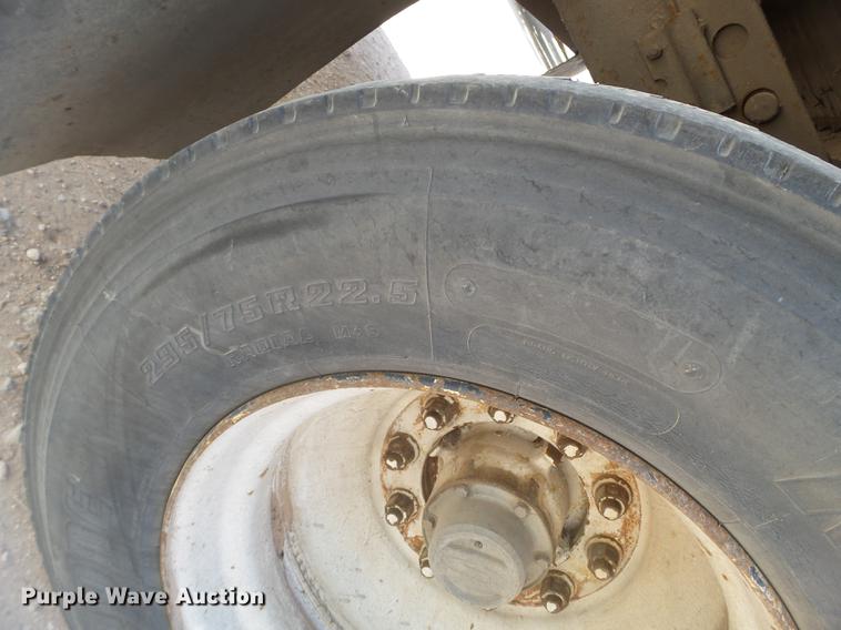 image for item DD1201 1996 Pines dry van trailer