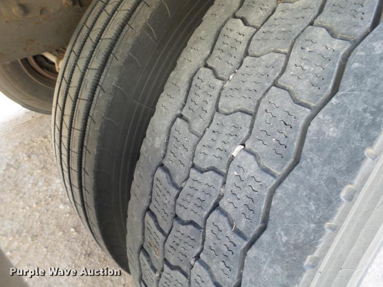 image for item DD1201 1996 Pines dry van trailer