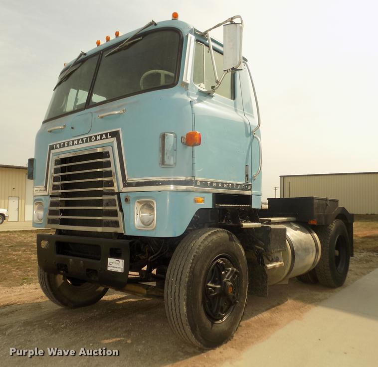 image for item DD2788 1979 International C04070B semi truck