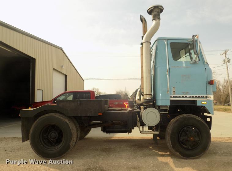 image for item DD2788 1979 International C04070B semi truck