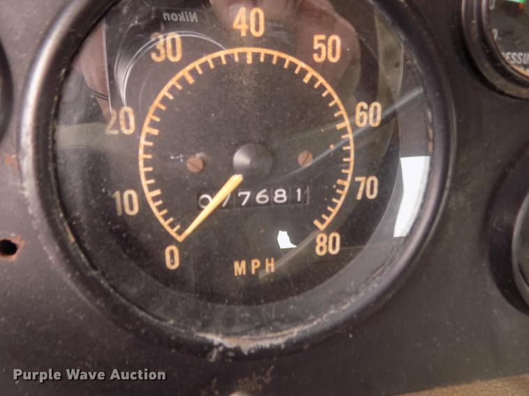 image for item DD2788 1979 International C04070B semi truck