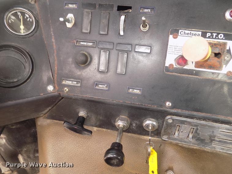 image for item DD2788 1979 International C04070B semi truck