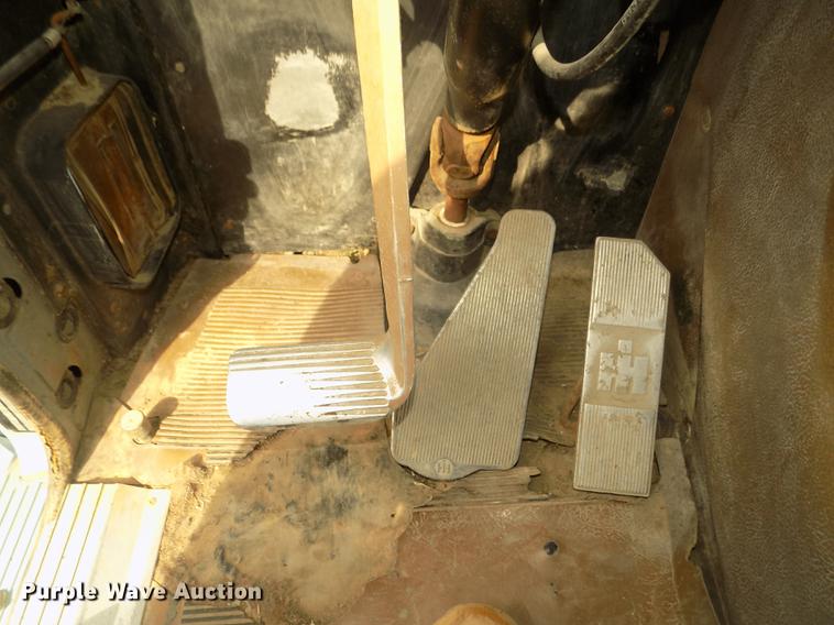 image for item DD2788 1979 International C04070B semi truck