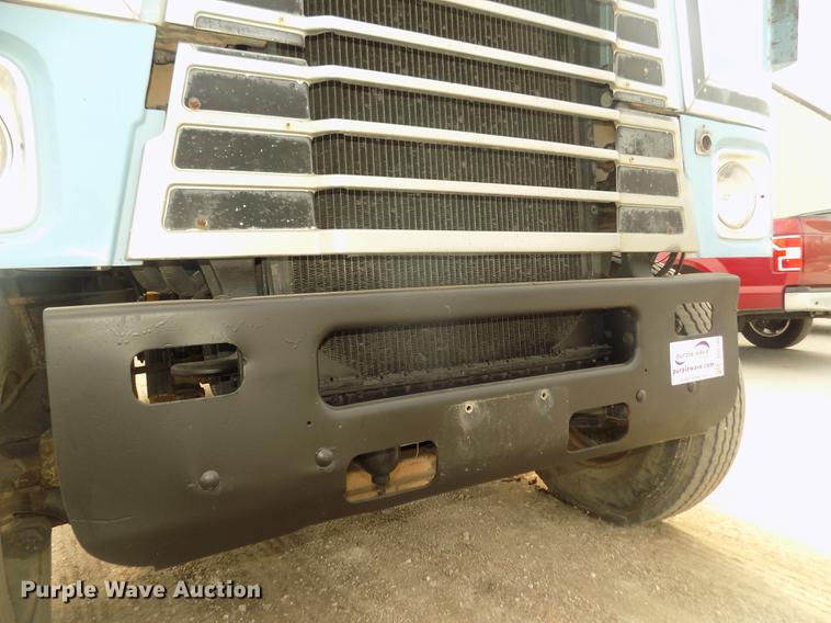 image for item DD2788 1979 International C04070B semi truck