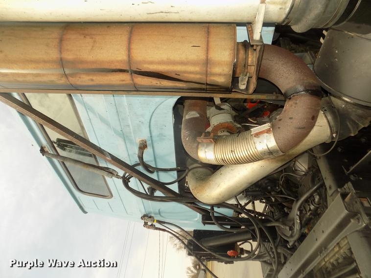 image for item DD2788 1979 International C04070B semi truck