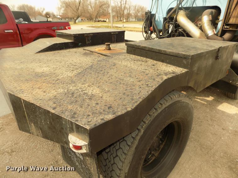 image for item DD2788 1979 International C04070B semi truck