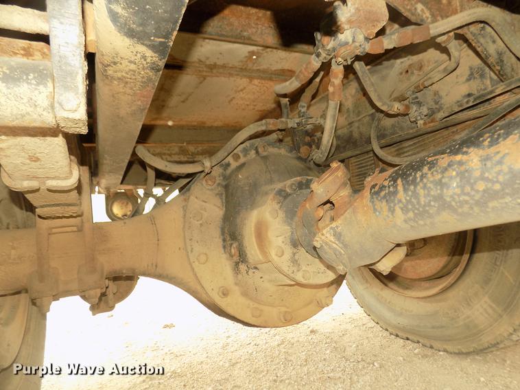 image for item DD2788 1979 International C04070B semi truck