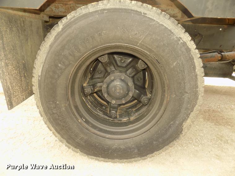 image for item DD2788 1979 International C04070B semi truck