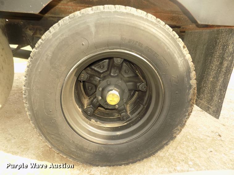 image for item DD2788 1979 International C04070B semi truck