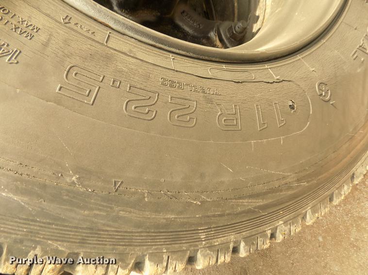 image for item DD2788 1979 International C04070B semi truck