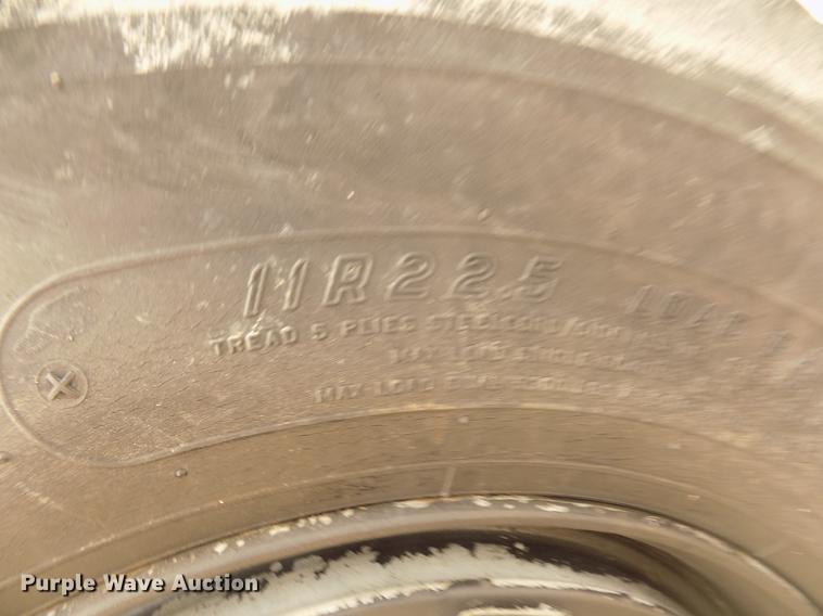 image for item DD2788 1979 International C04070B semi truck