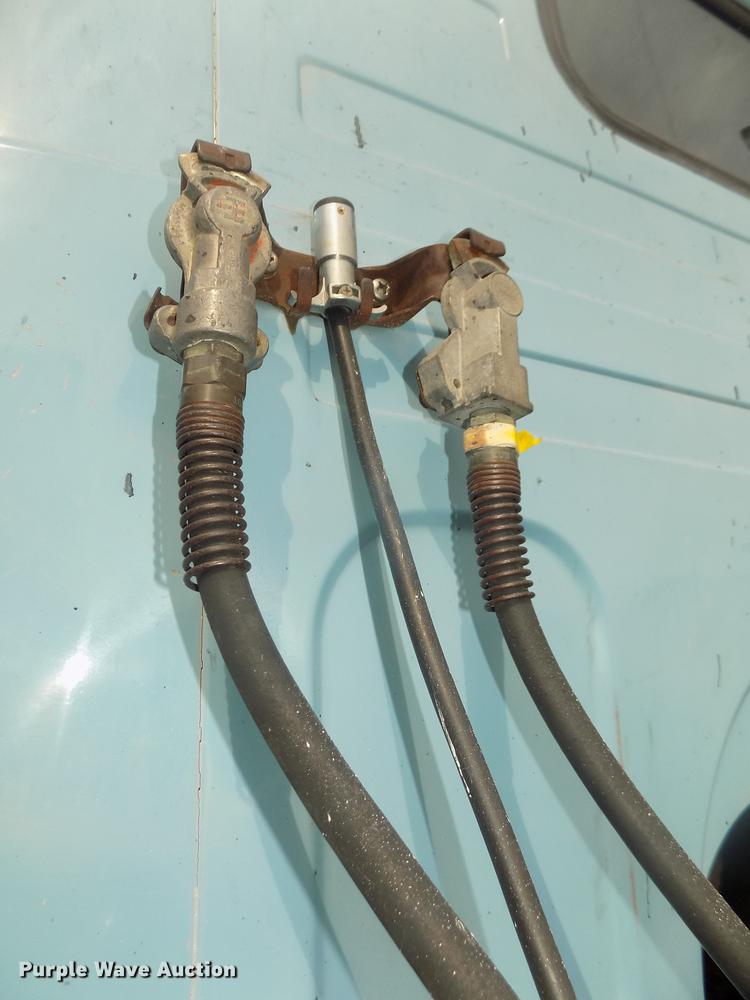 image for item DD2788 1979 International C04070B semi truck