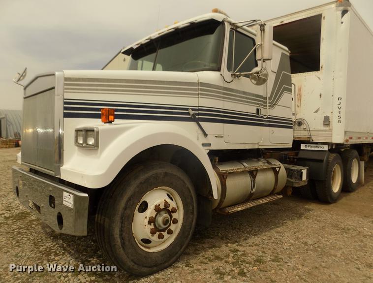 image for item DD2794 1987 White Volvo WIM semi truck