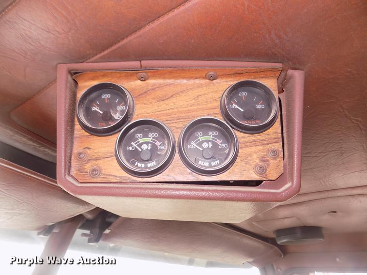 image for item DD2794 1987 White Volvo WIM semi truck