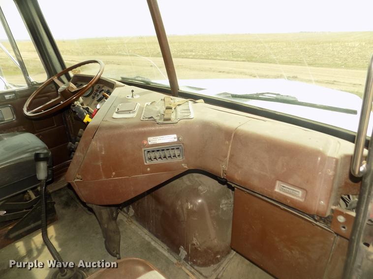 image for item DD2794 1987 White Volvo WIM semi truck