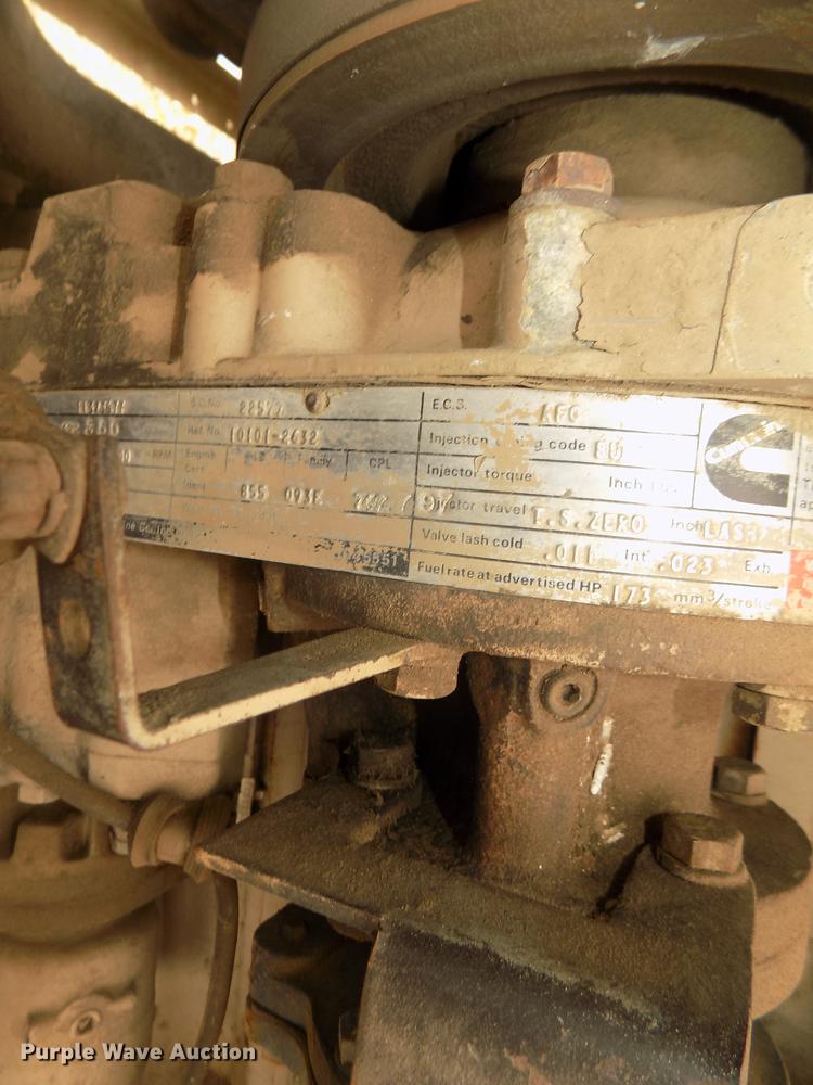 image for item DD2794 1987 White Volvo WIM semi truck