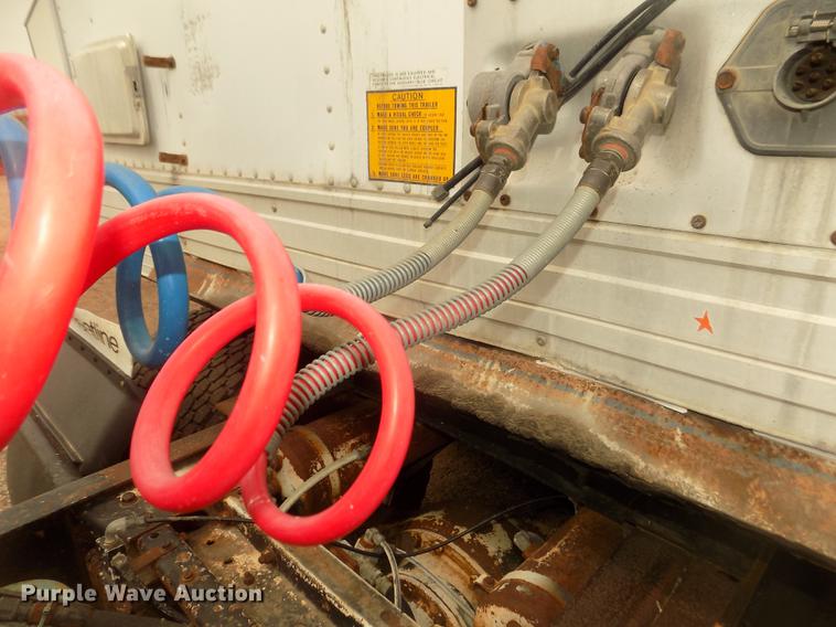 image for item DD2794 1987 White Volvo WIM semi truck