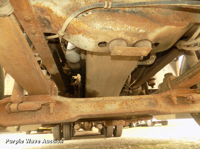 image for item DD2794 1987 White Volvo WIM semi truck