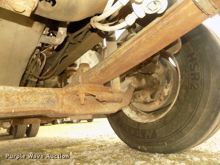 image for item DD2794 1987 White Volvo WIM semi truck