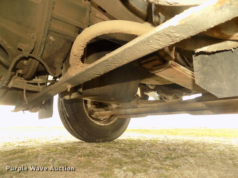 image for item DD2794 1987 White Volvo WIM semi truck