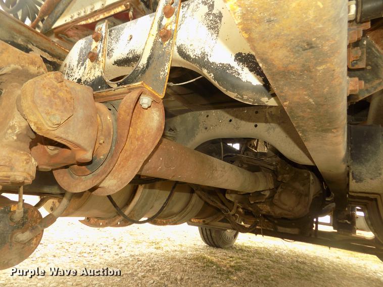 image for item DD2794 1987 White Volvo WIM semi truck