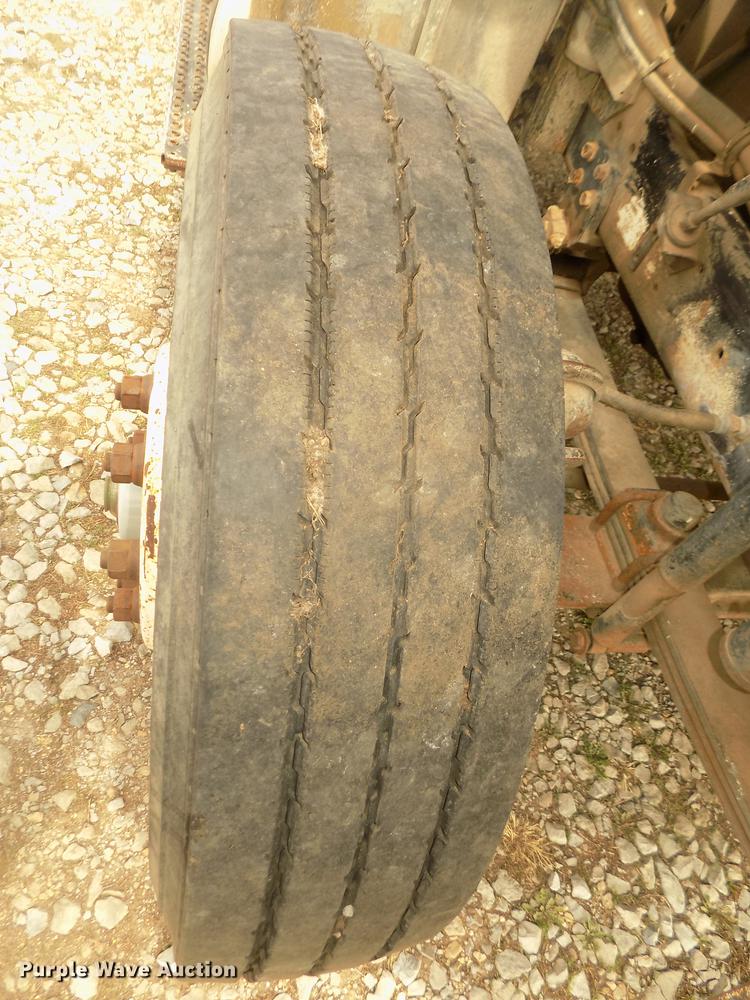 image for item DD2794 1987 White Volvo WIM semi truck