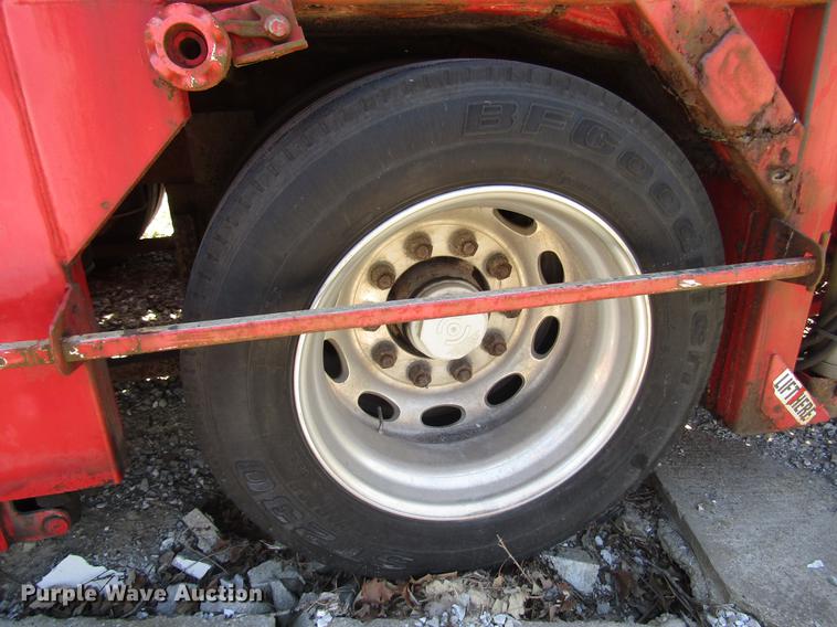 image for item DD7444 2002 Cottrell CS-12LTB car carrier