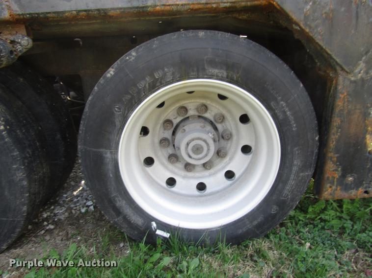 image for item DD7445 1978 Nuway car carrier