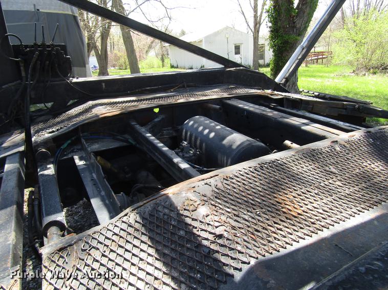 image for item DD7445 1978 Nuway car carrier