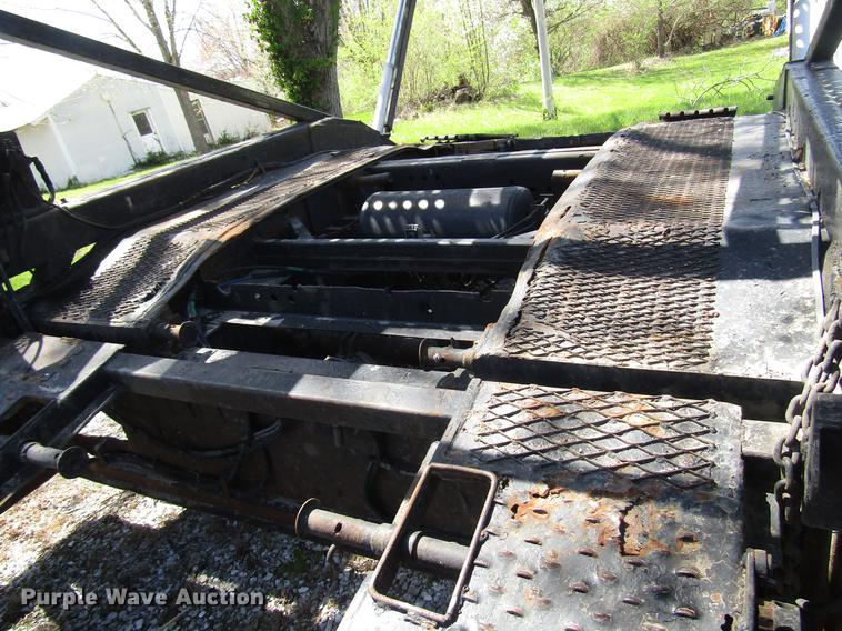 image for item DD7445 1978 Nuway car carrier