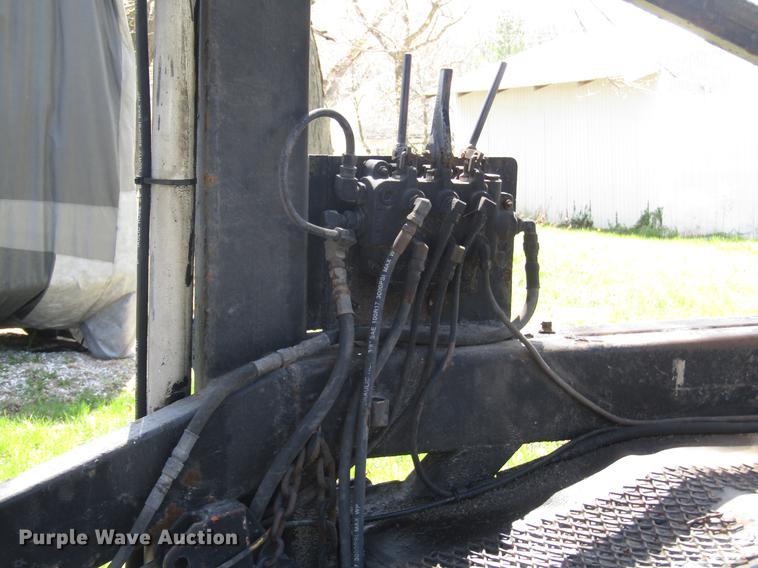 image for item DD7445 1978 Nuway car carrier